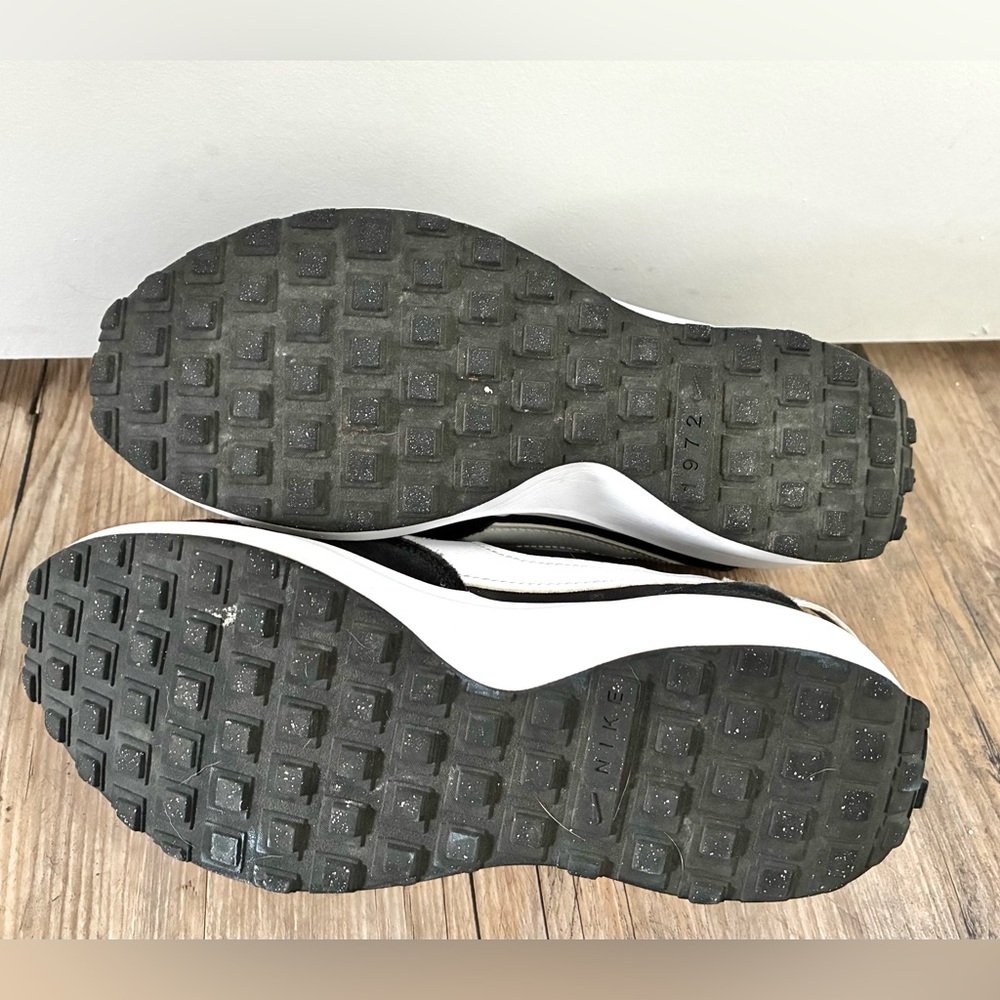 Nike Waffle Debut Sneakers Black and White Excellent Condition women’s Size 8.5 - Picture 6 of 6